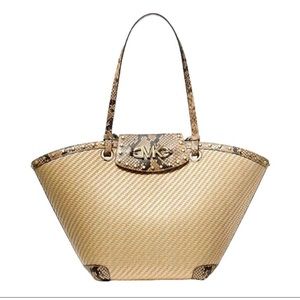 MICHAEL Micheal Kors Medium Straw Fan Izzy Tote